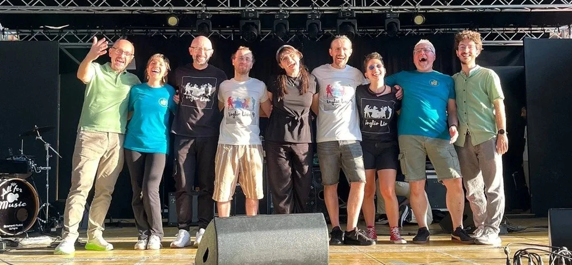Lo staff di Jam Session APS sul palco di Voglio Live